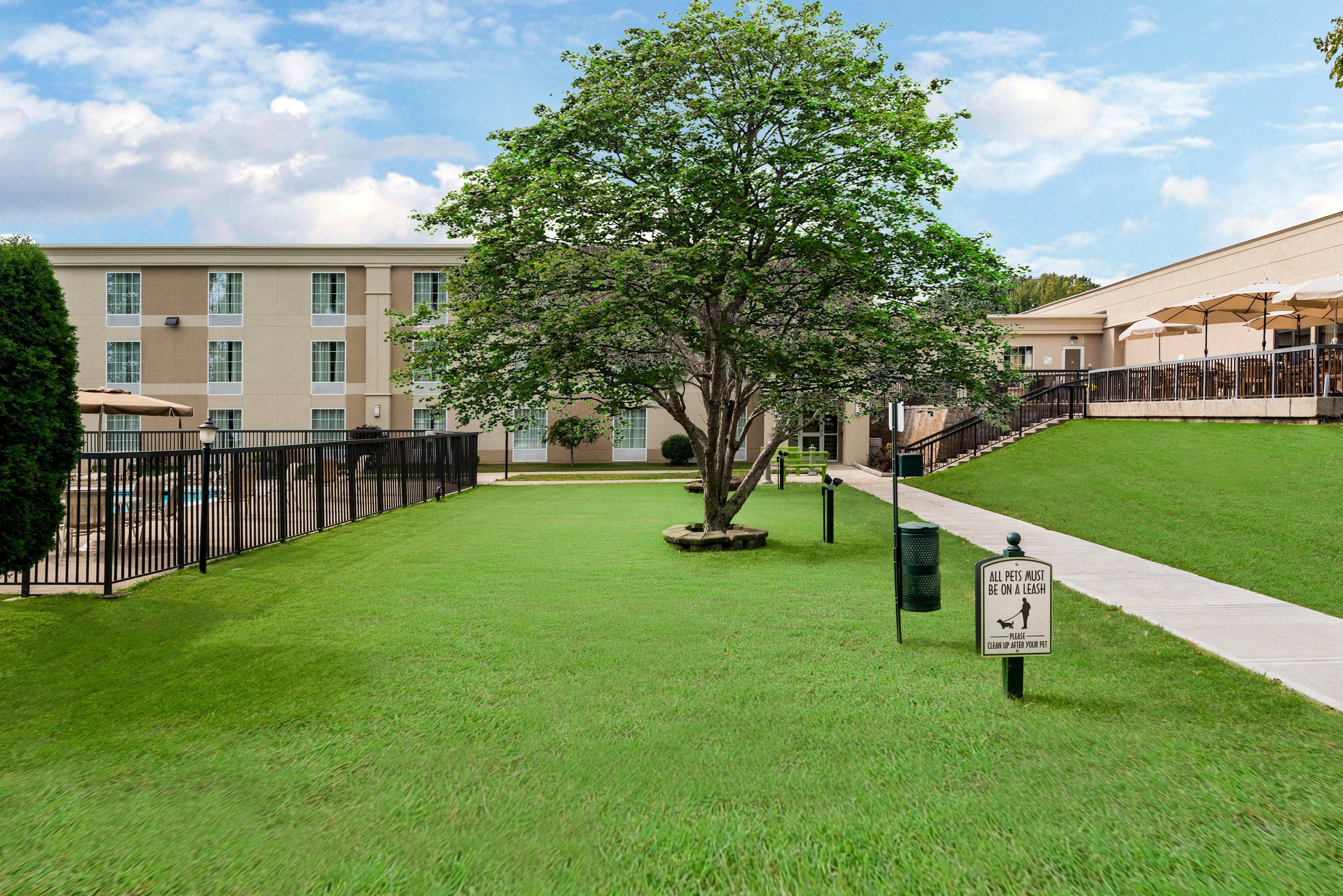 Holiday Inn Johnstown-Gloversville Buitenkant foto