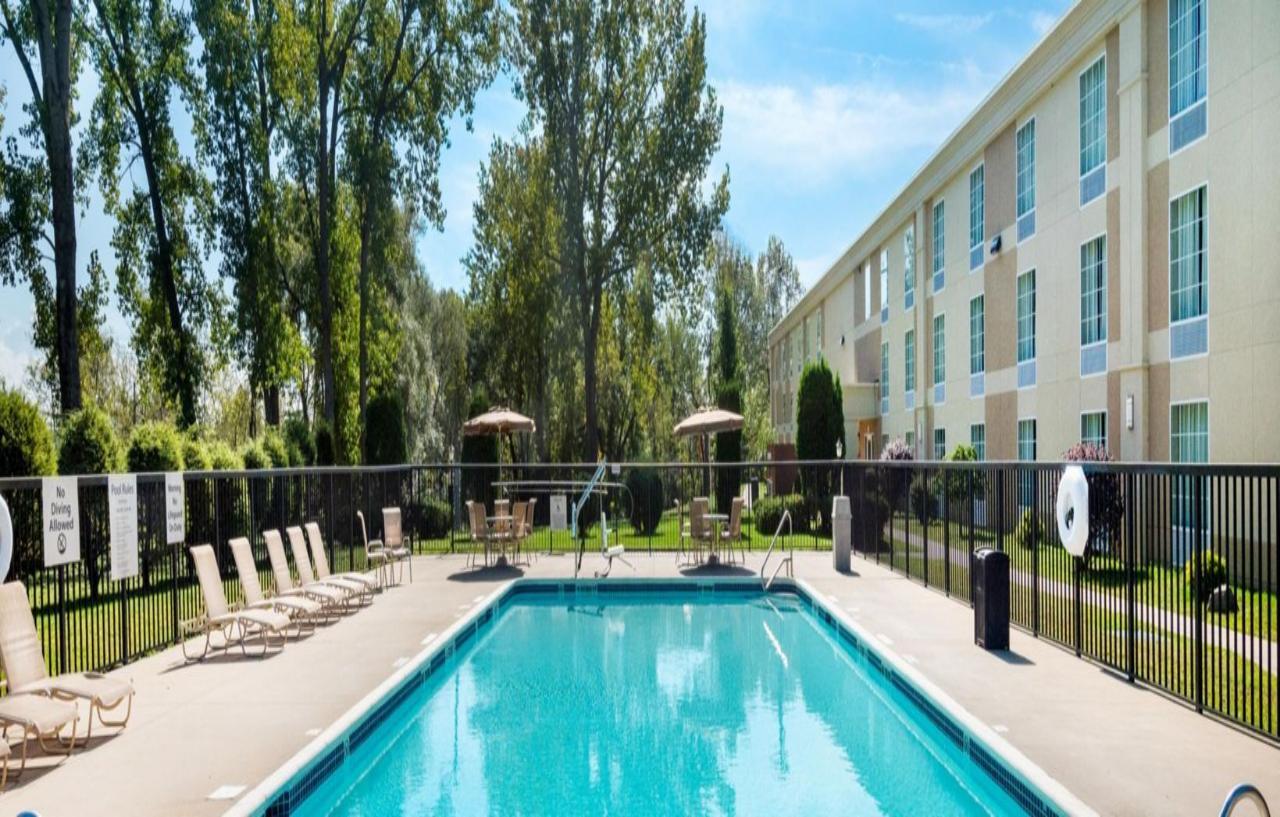 Holiday Inn Johnstown-Gloversville Buitenkant foto